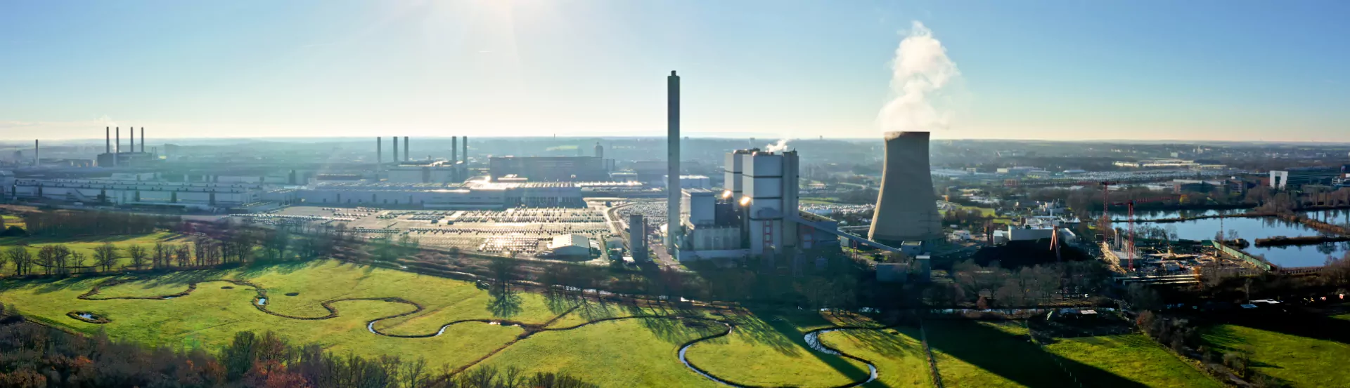 建設中の新工場